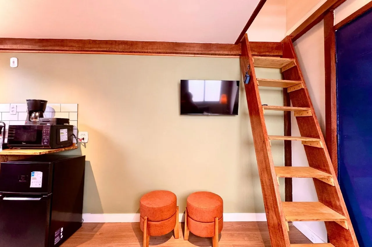 Furnished apartment, 25 m², with wood or laminate floors — photo 13