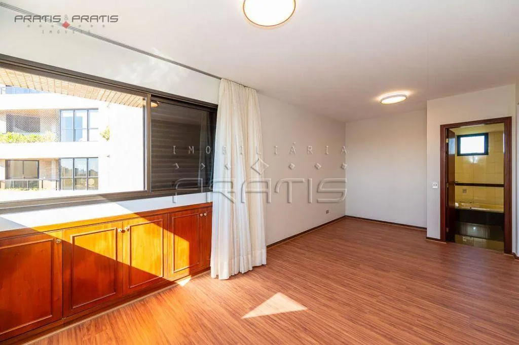 350 m² 3-bedroom apartment with a private BBQ balcony — photo 43