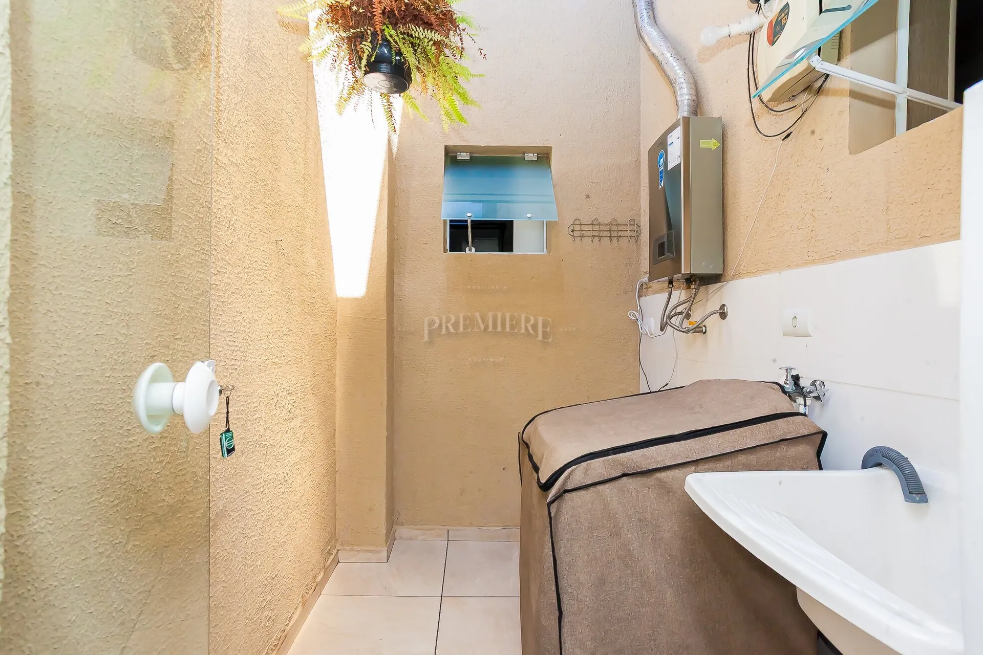 3-bedroom house with a garden in Curitiba — photo 26