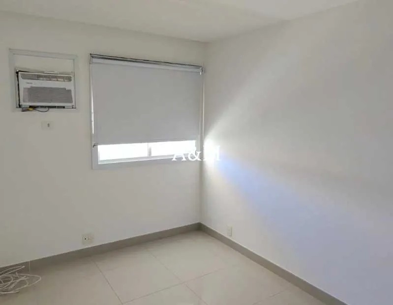 3-bedroom apartment with 4 bathrooms and a balcony — photo 15