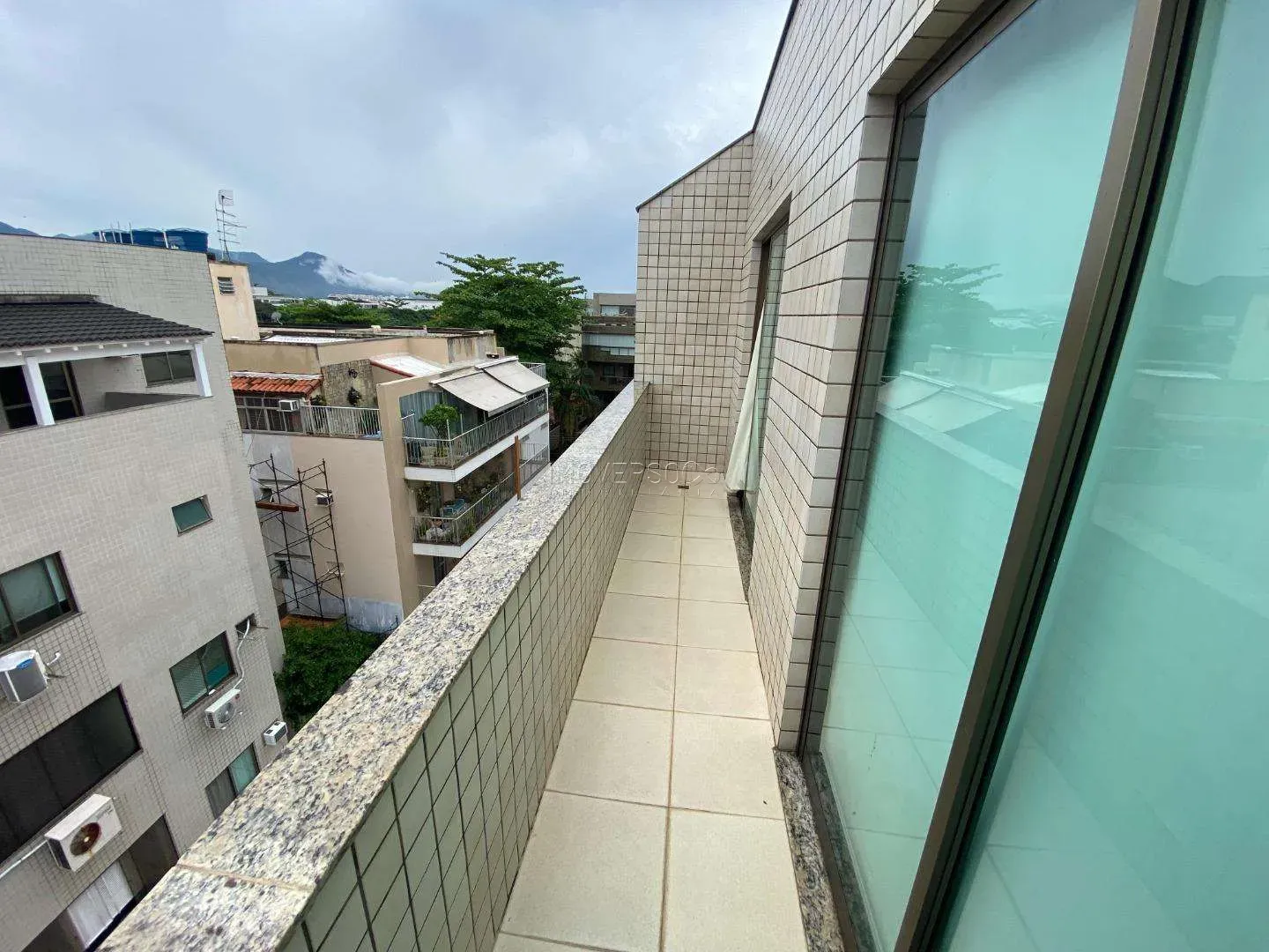 Apartment with 5 bedrooms and 5 bathrooms plus balcony — photo 11
