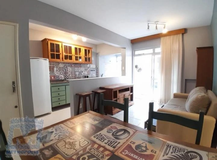52 m² apartment with an open-plan kitchen and living area — photo 2