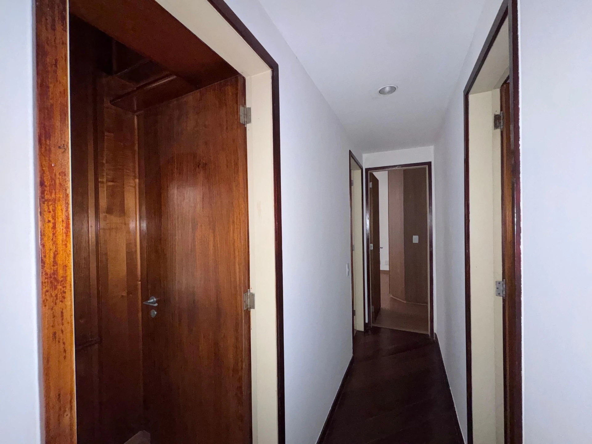 Apartamento de 3 quartos com varanda de vidro — photo 46