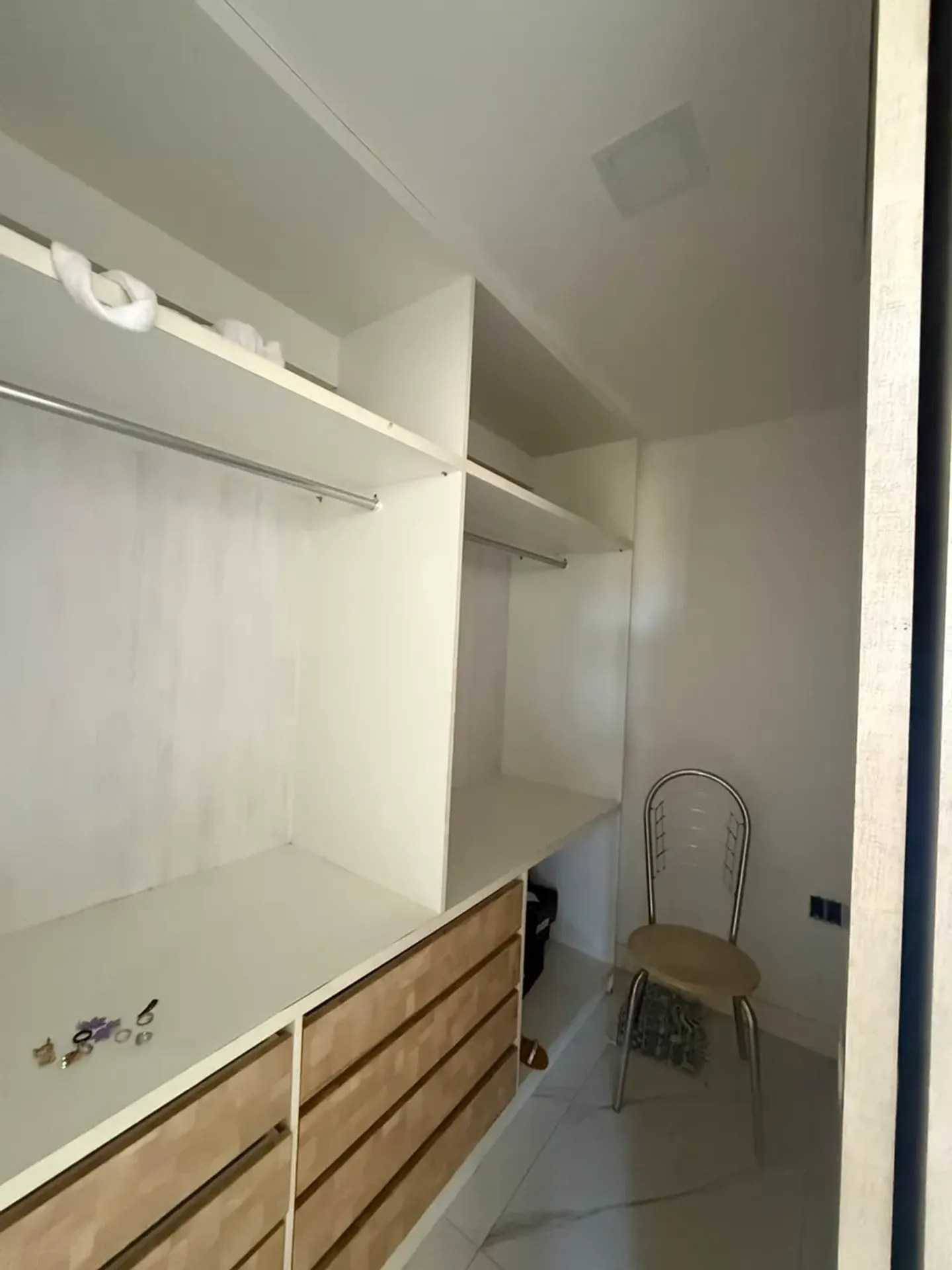 Apartamento, 210 m², com closet — photo 23