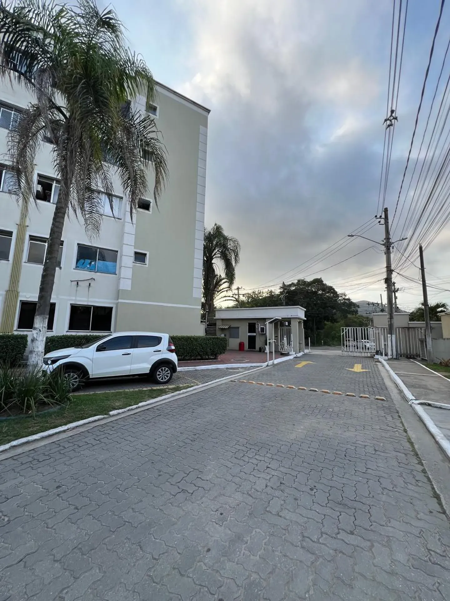 Apartamento mobiliado de 2 quartos em condomínio com piscina — photo 9