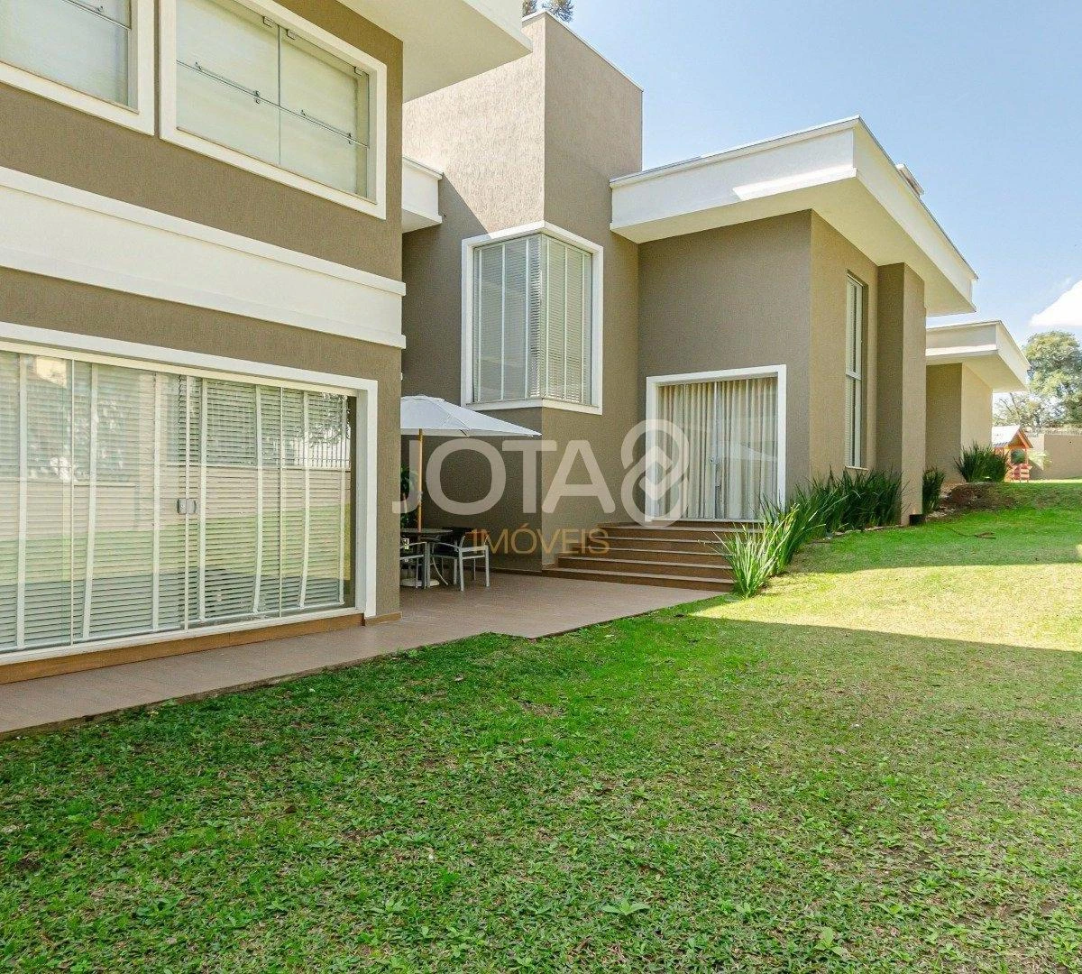 4-bedroom house with a washing machine — photo 10