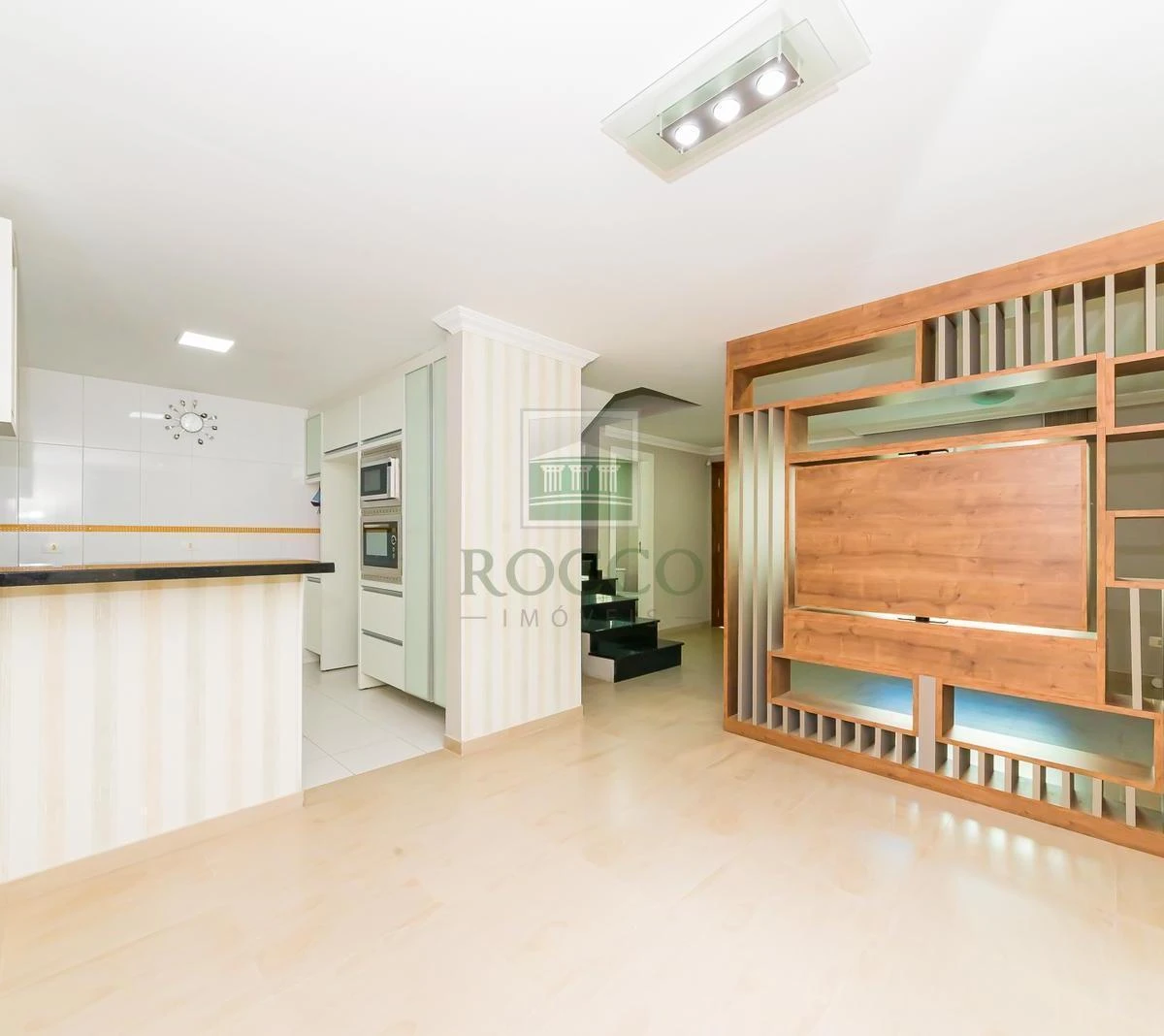 3-bedroom house with a bathtub — photo 5