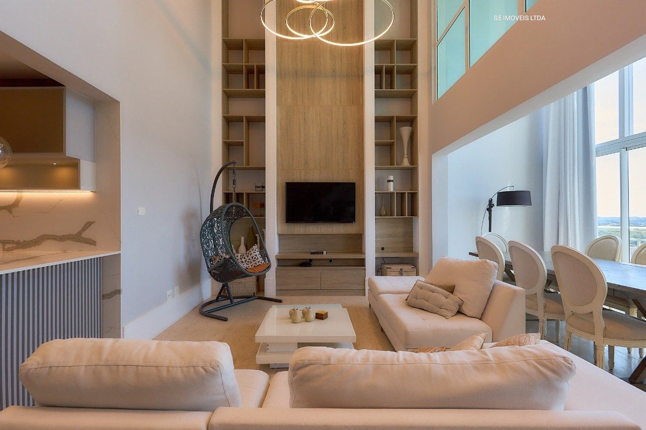 Furnished apartment, 227 m², with a grill on the balcony