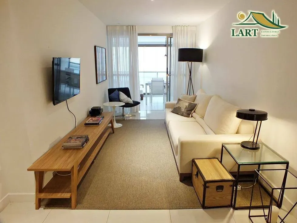Apartamento com 2 dormitórios e varanda de vidro — photo 9