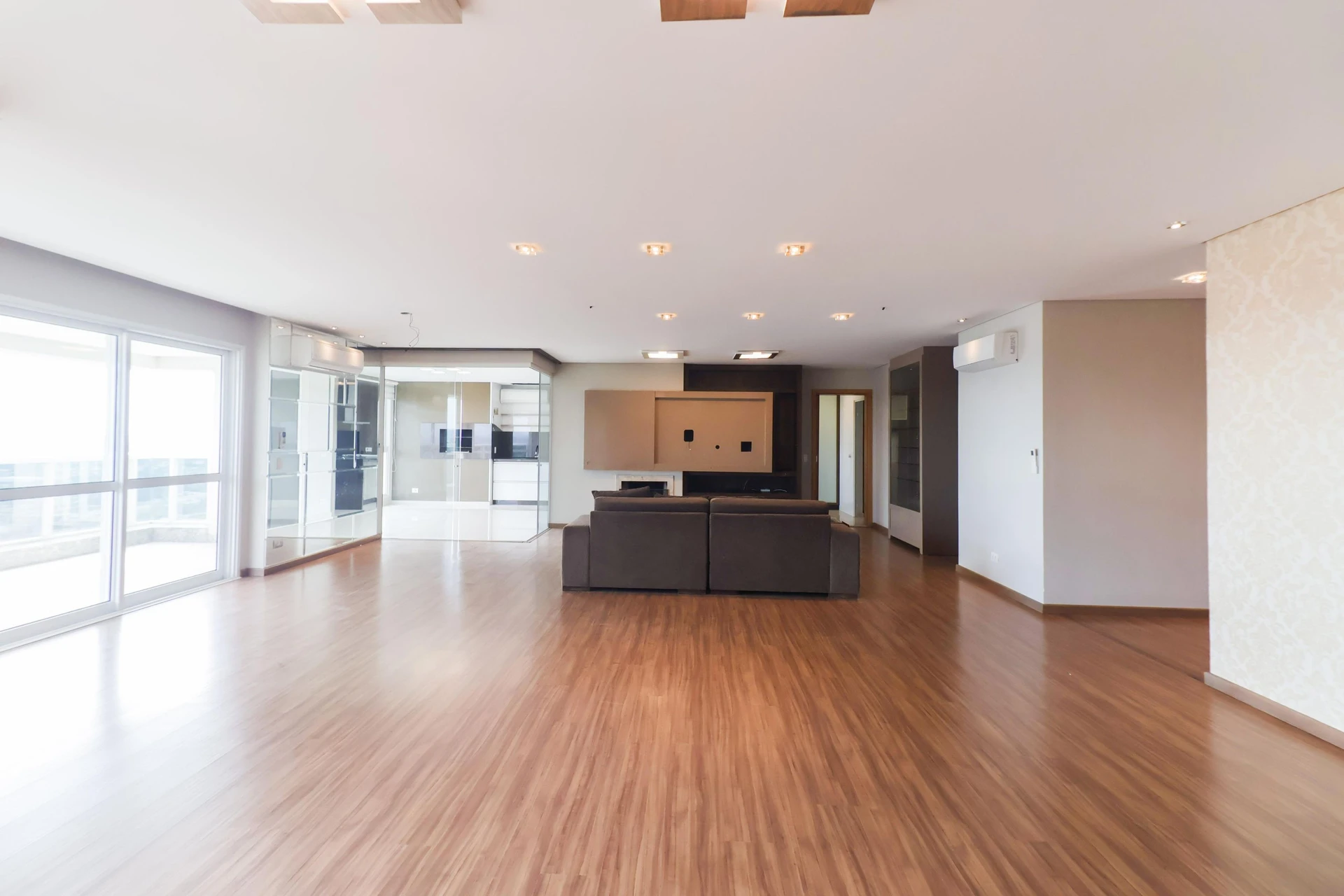 Furnished apartment, 266 m², with a bathtub — photo 7