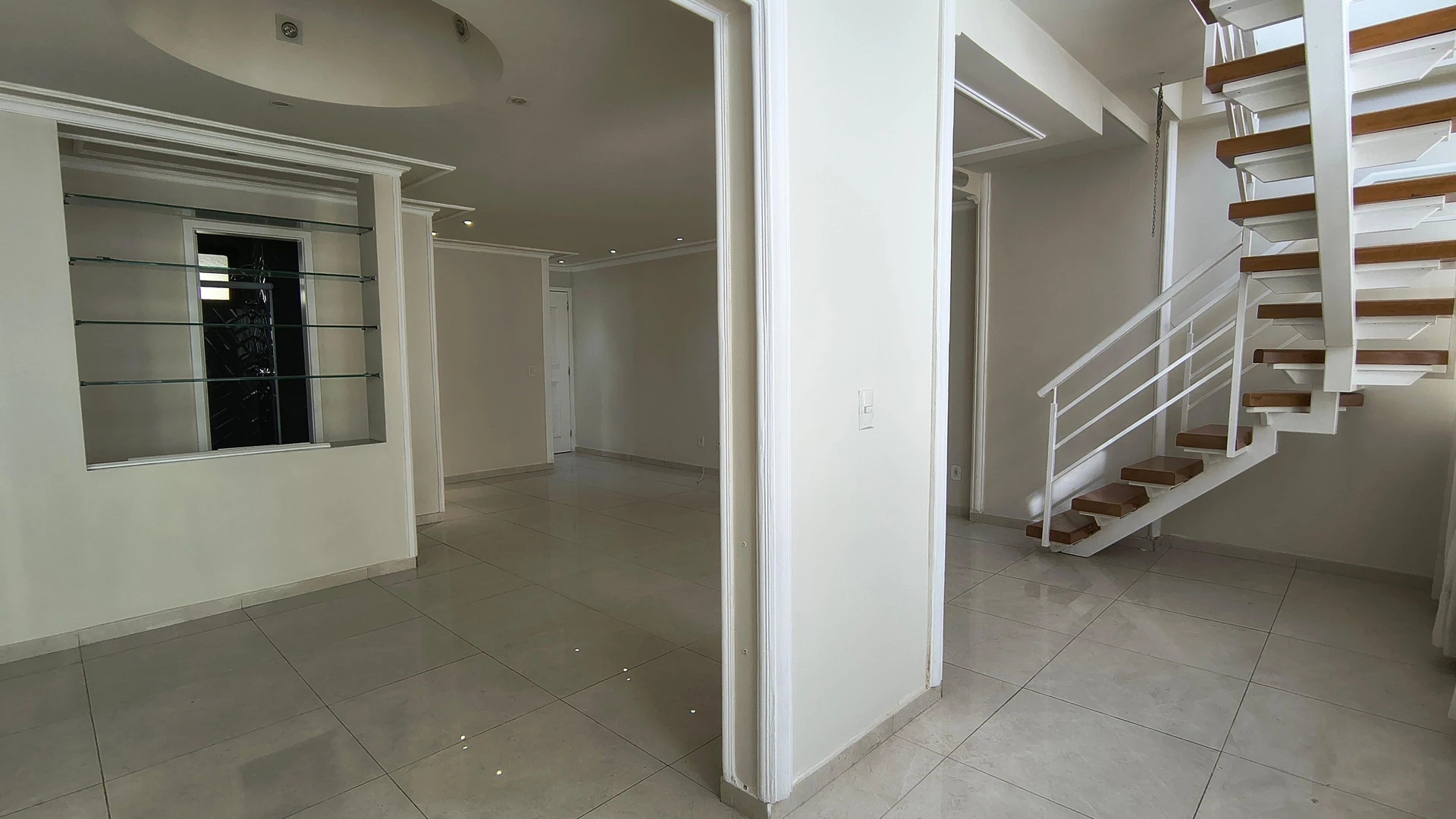 Apartment with 3 en-suite bedrooms and 5 baths, 2 parking — photo 14