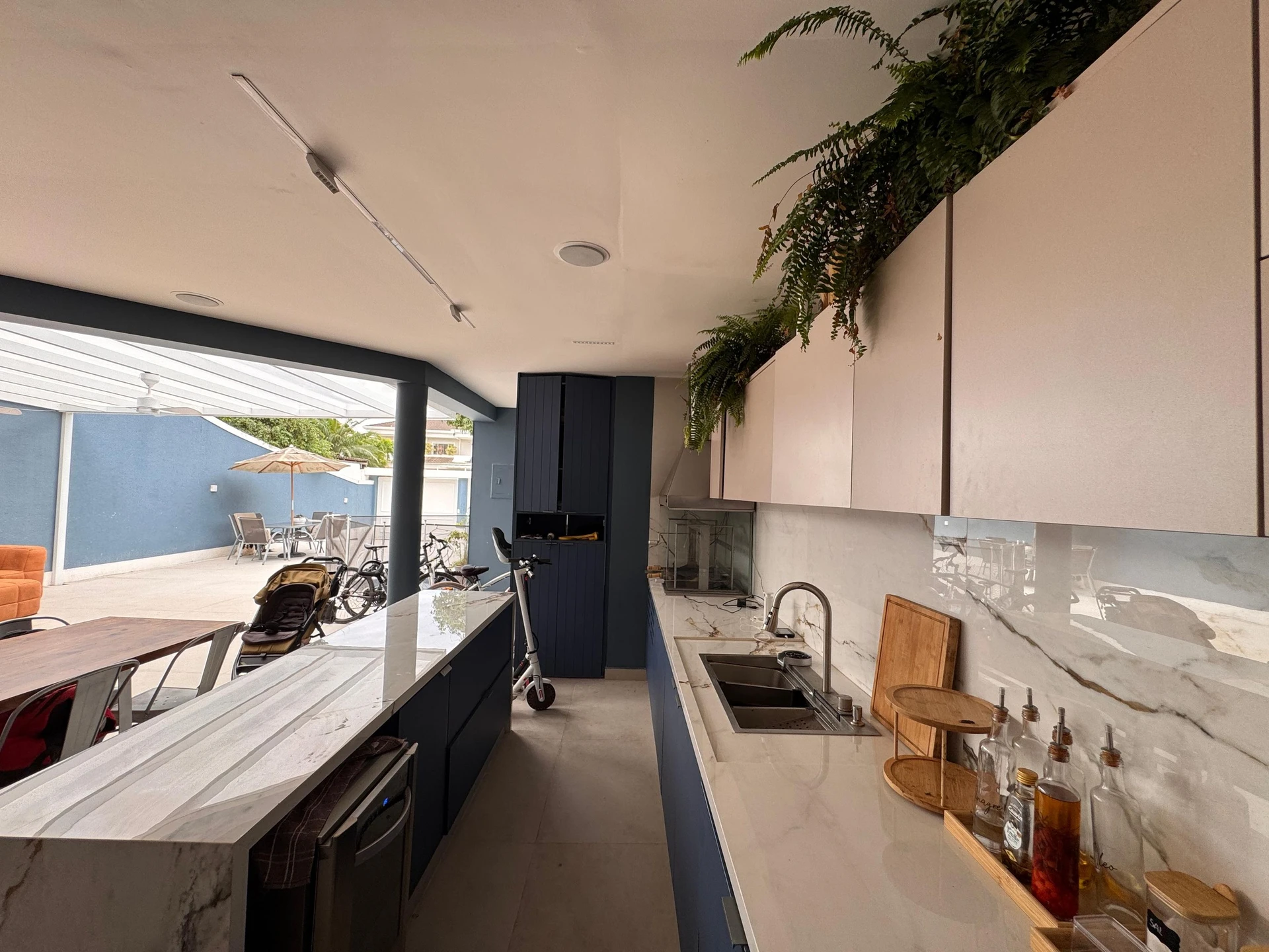 Furnished house, 550 m², with a bathtub — photo 80