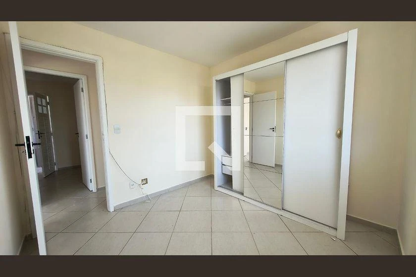3-bedroom apartment in a building with a gym — photo 31