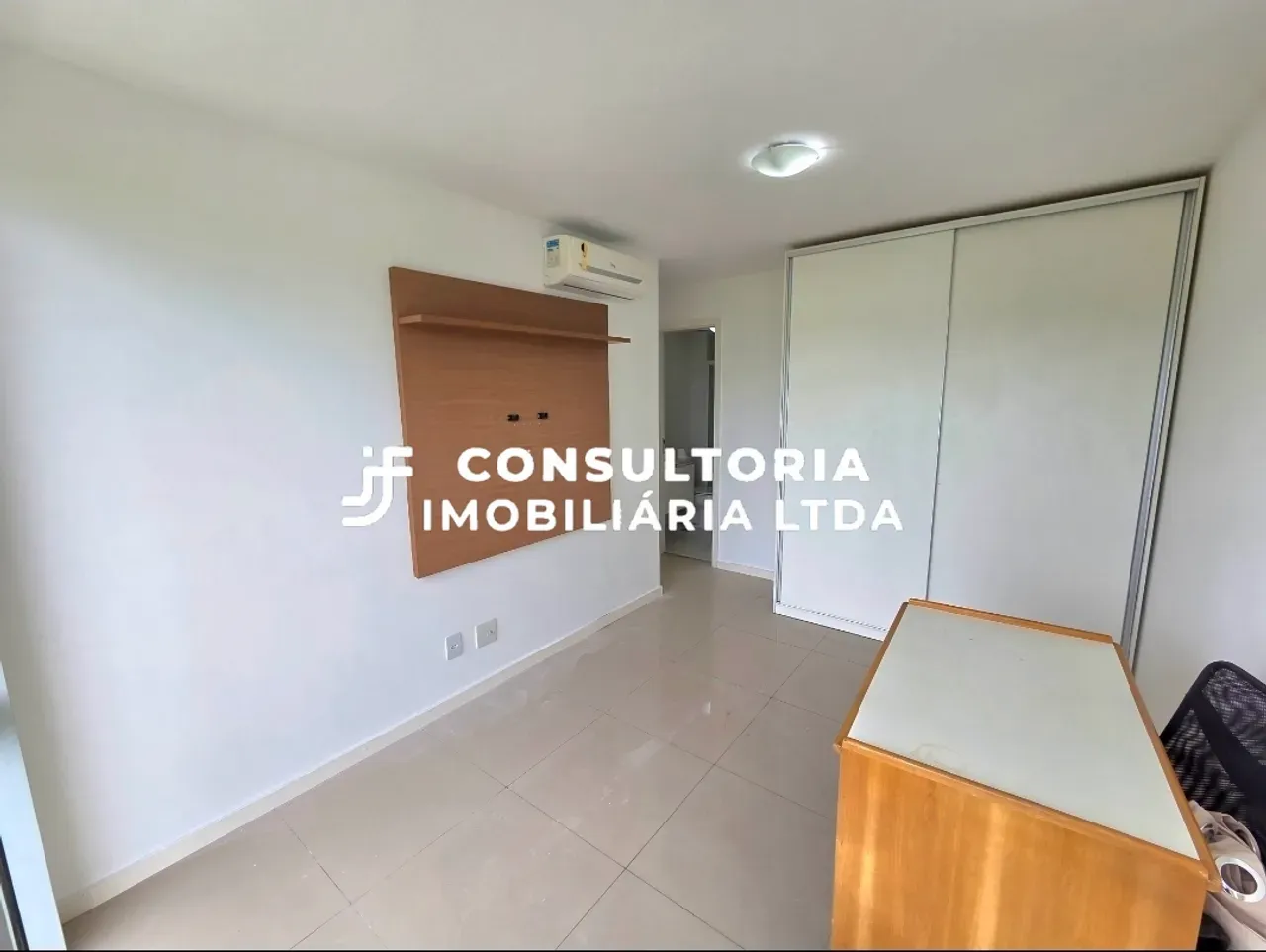 Unfurnished apartment with air conditioning and 3 bedrooms — photo 18