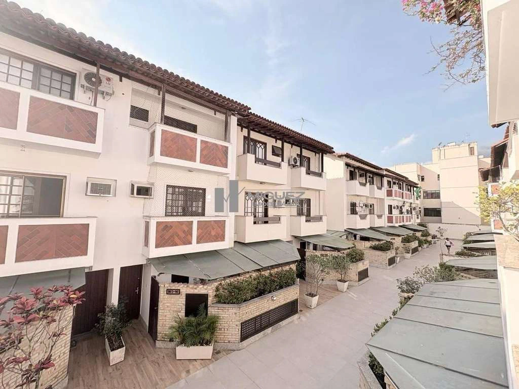 273 m² triplex house with 3 parking spaces and 5 baths — photo 5