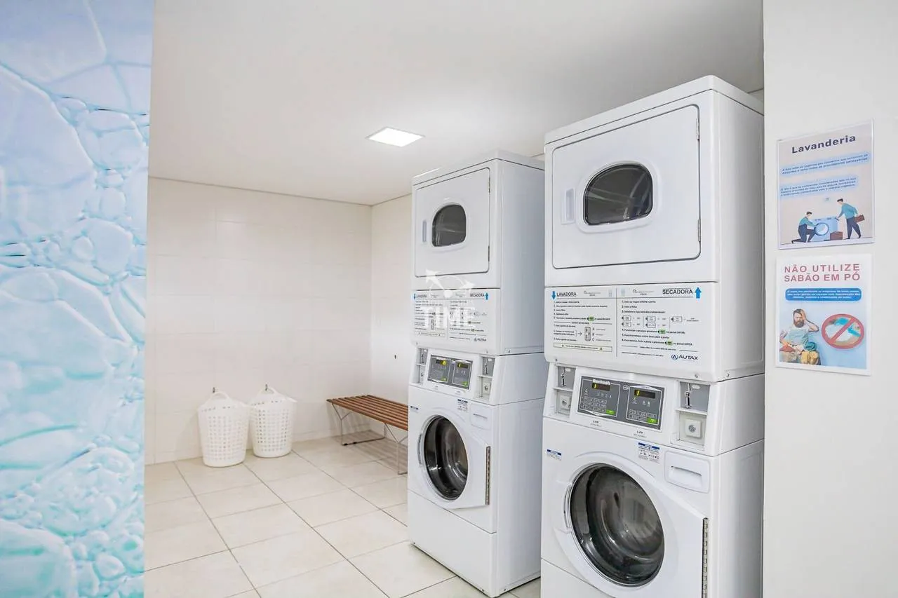 Wood or laminate floors in a 3-bedroom apartment, 78 m² — photo 44