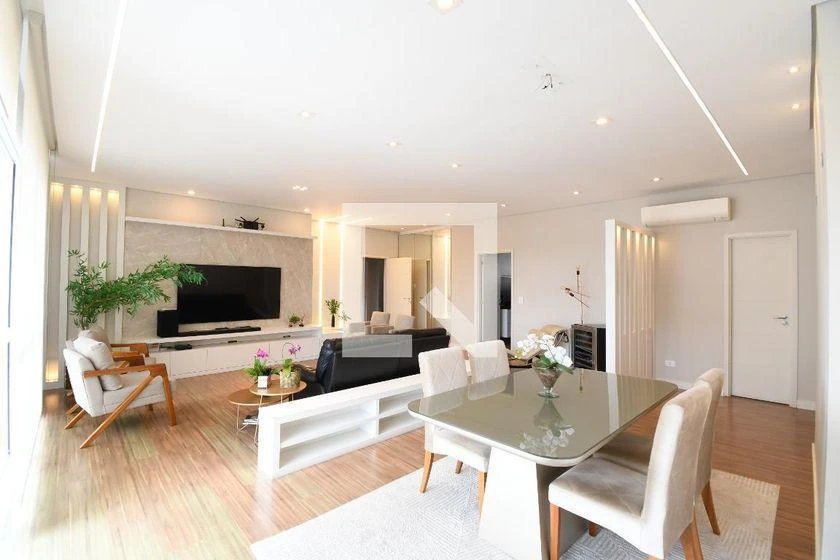 Furnished apartment, 185 m², with a bathtub