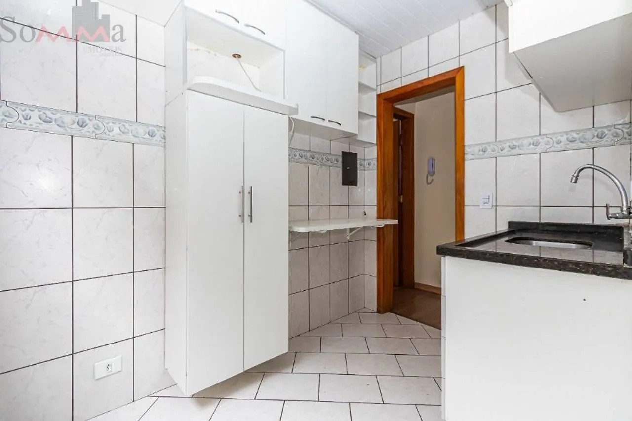 2-bedroom apartment with wood or laminate floors — photo 27