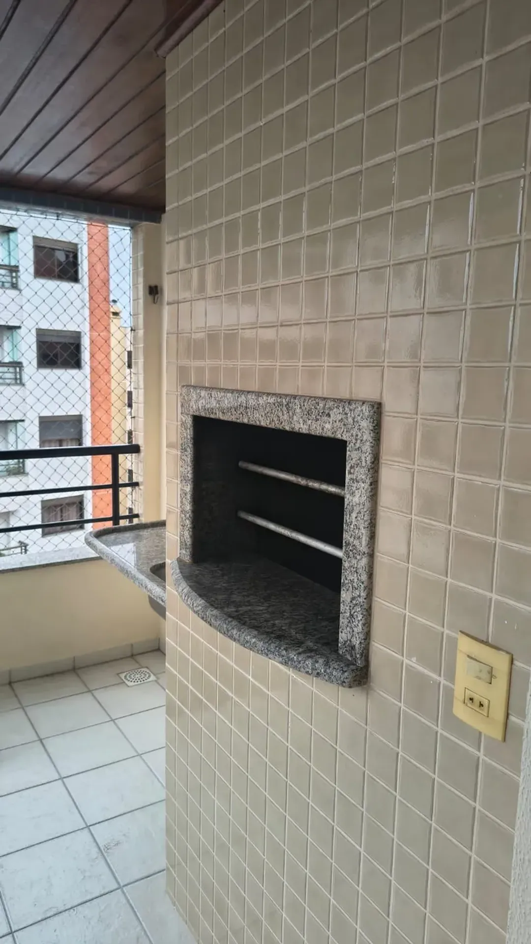 Apartment with balcony barbecue, 104 m² — photo 6