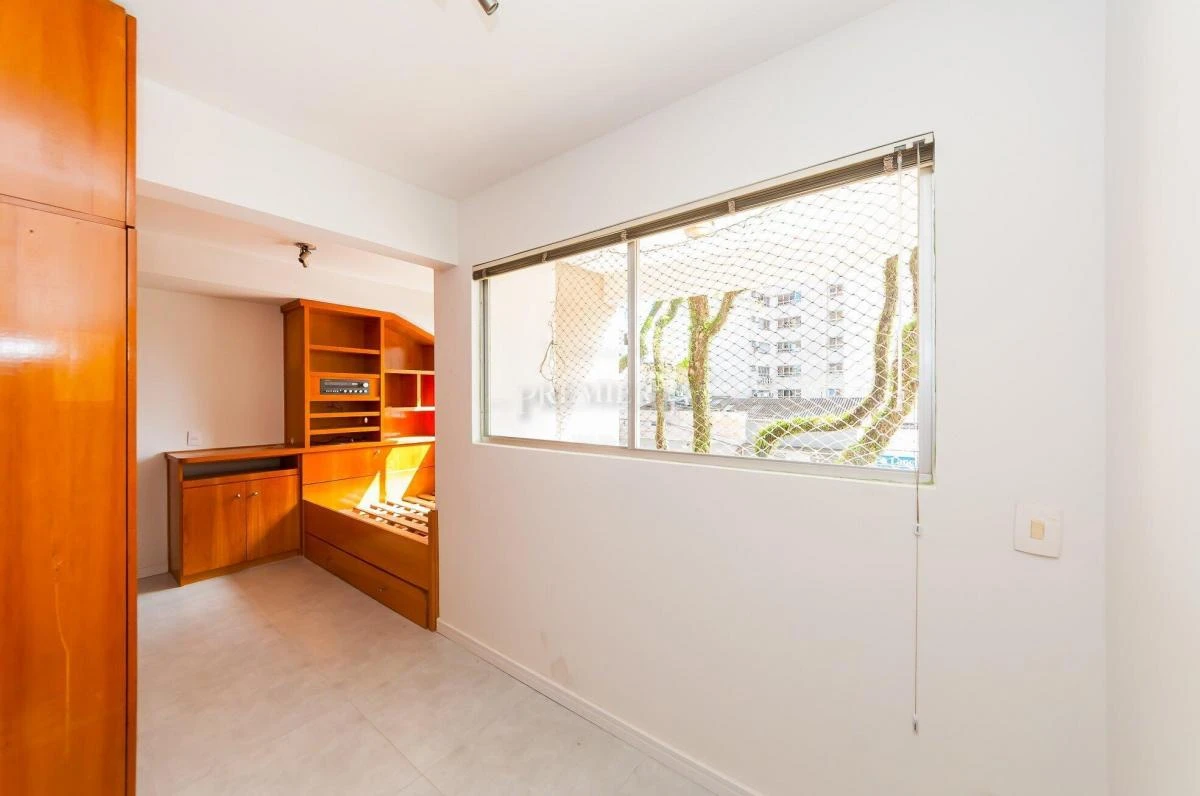 Furnished one-bedroom, 38 m² apartment in Curitiba — photo 4