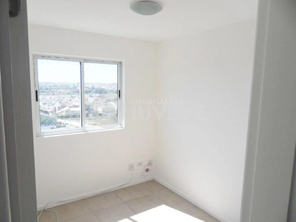 3-bedroom apartment in a building with a pool — photo 4