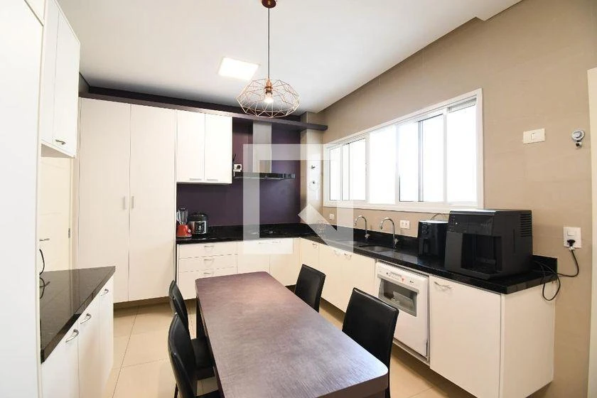 Furnished apartment, 185 m², with a bathtub — photo 36