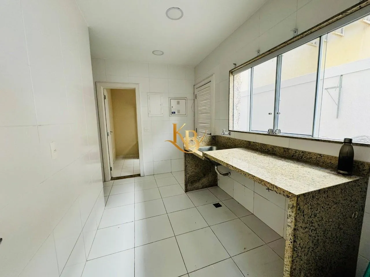 Apartment, 600 m², with a walk-in closet — photo 32