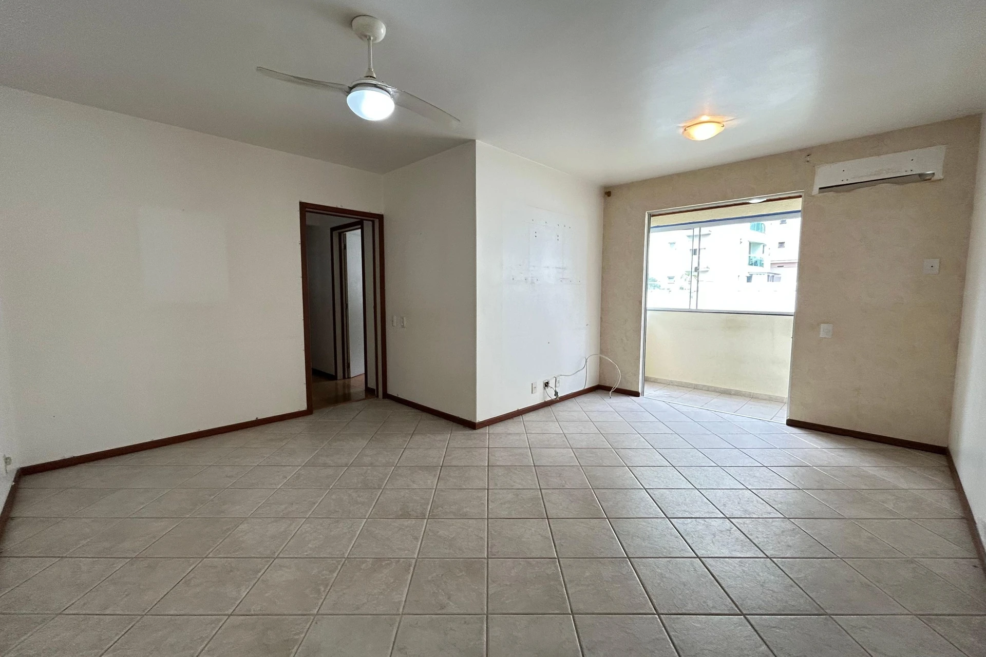 3-bedroom apartment in a building with a gym