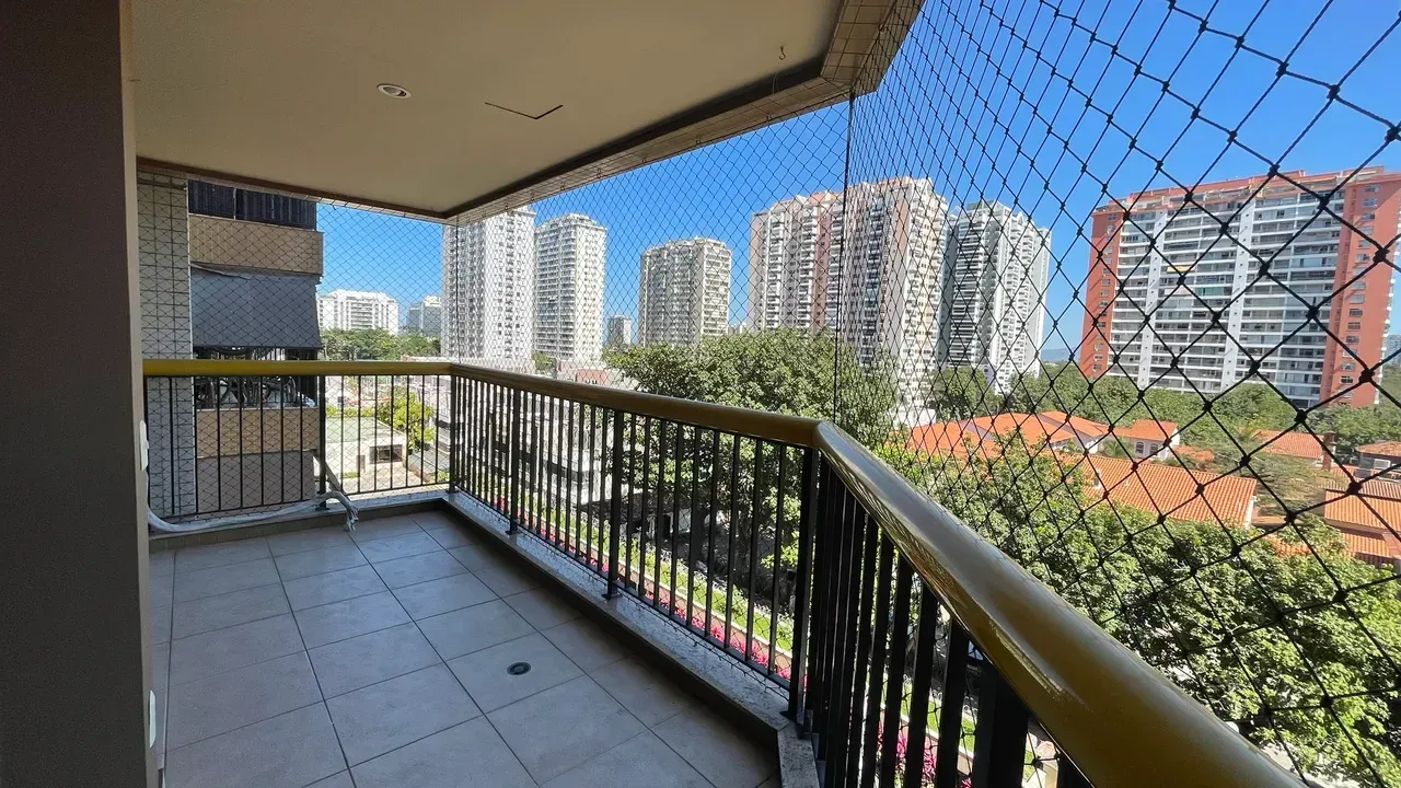 2-bedroom apartment with balcony and 3 bathrooms — photo 3