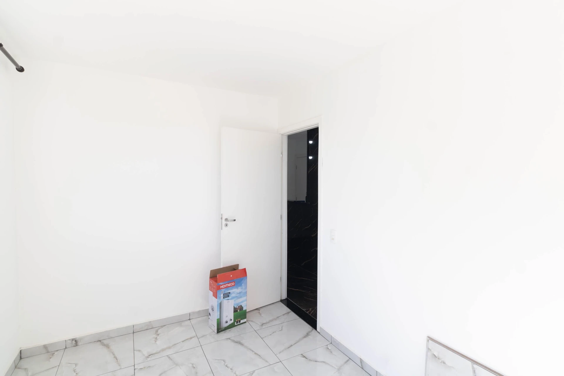 Unfurnished 2-bedroom apartment with 1 bath and 2 parking — photo 13