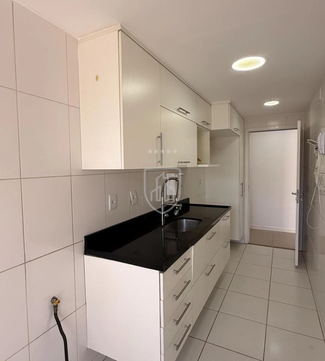 92 m² apartment with 3 bedrooms and 2 parking spots — photo 10