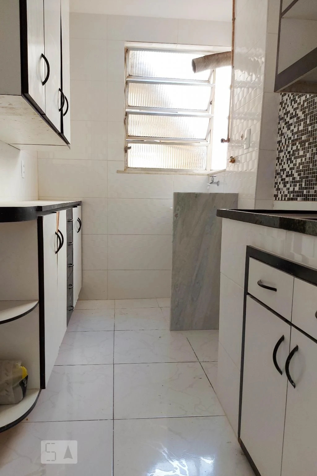 2-bedroom apartment in a building with an indoor pool — photo 11