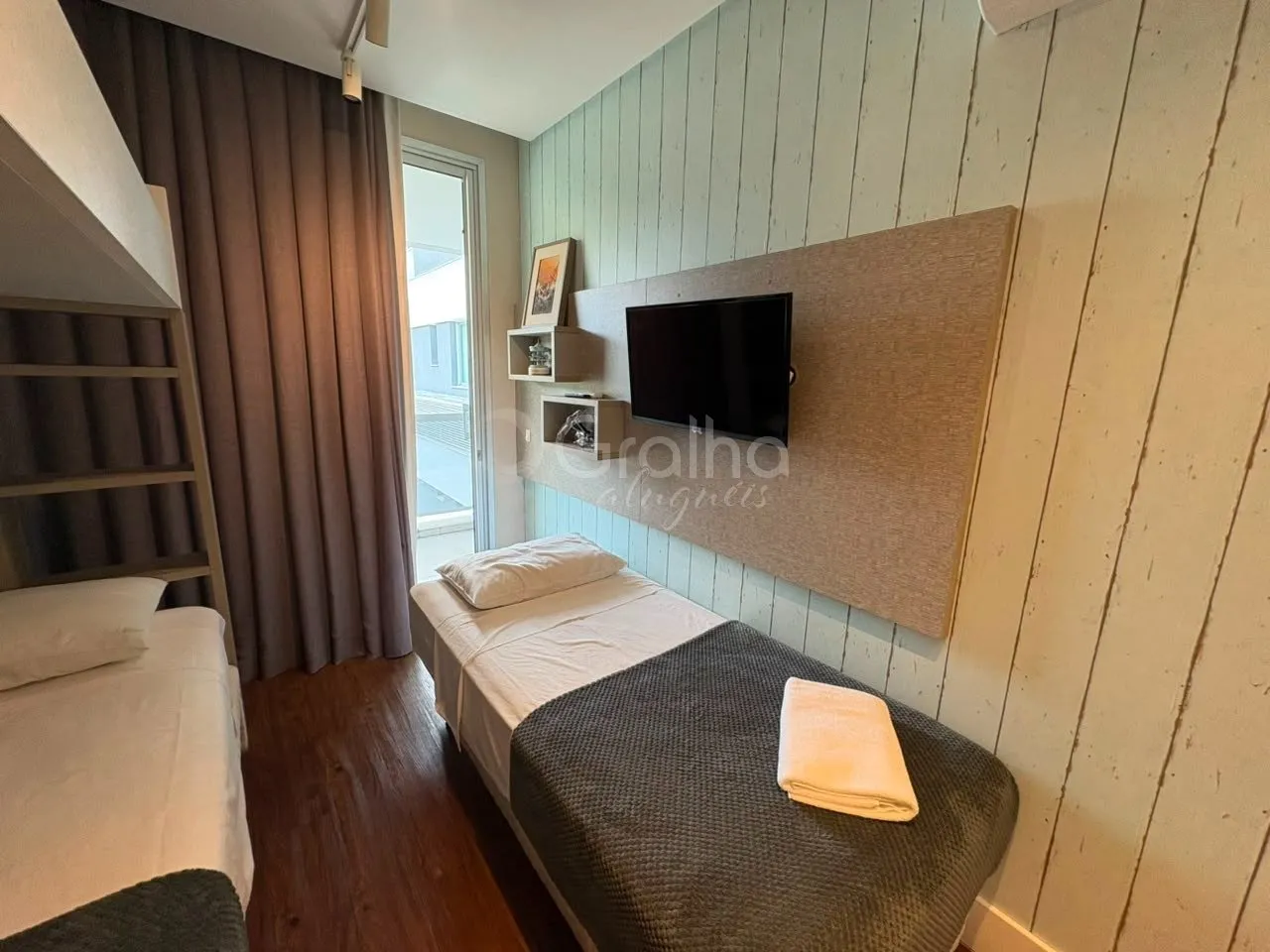 Furnished 2-bedroom apartment with 199 m² and 2 parking spaces — photo 35
