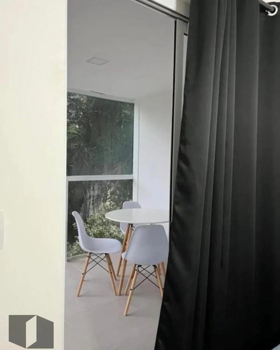 92 m² penthouse with a glassed balcony and 1 suite — photo 7