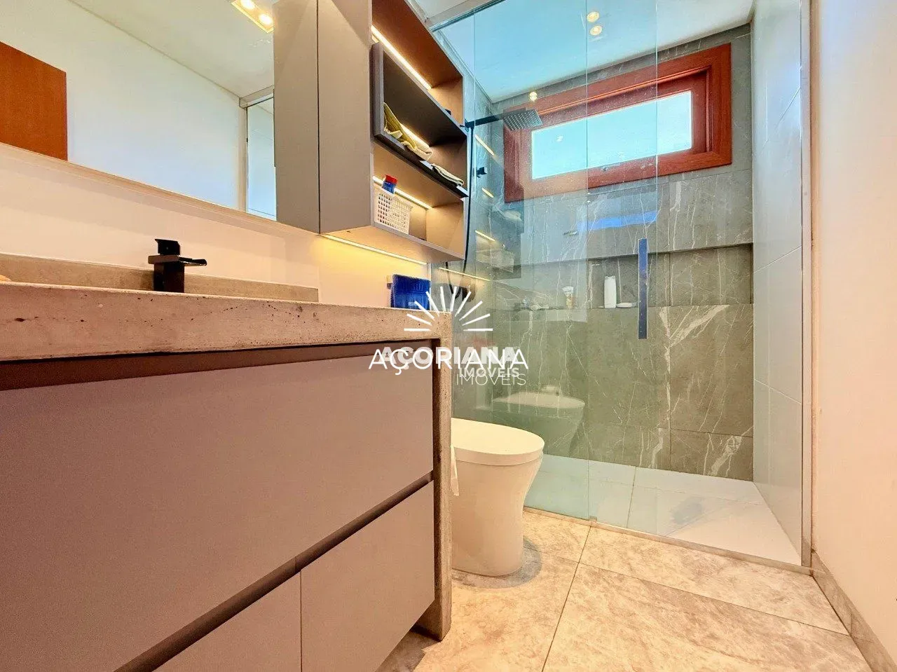 House with open-plan kitchen and 5 bedrooms over 558 m² — photo 55