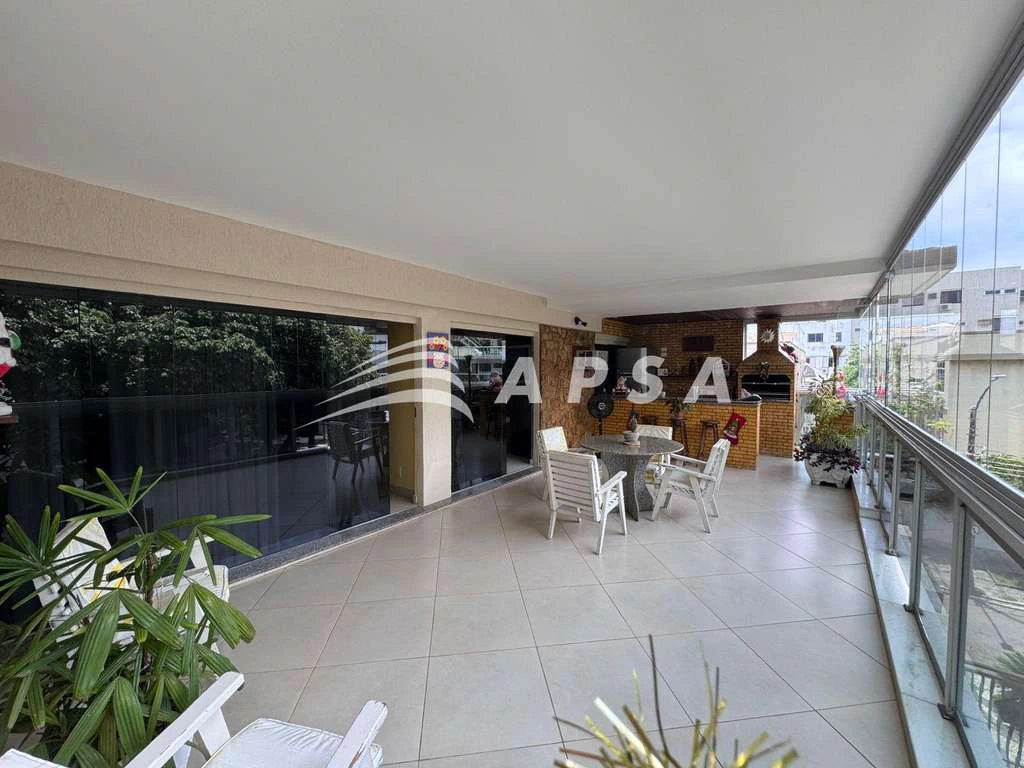 Furnished 208 m² apartment with 3 bedrooms and 2 parking spots — photo 4