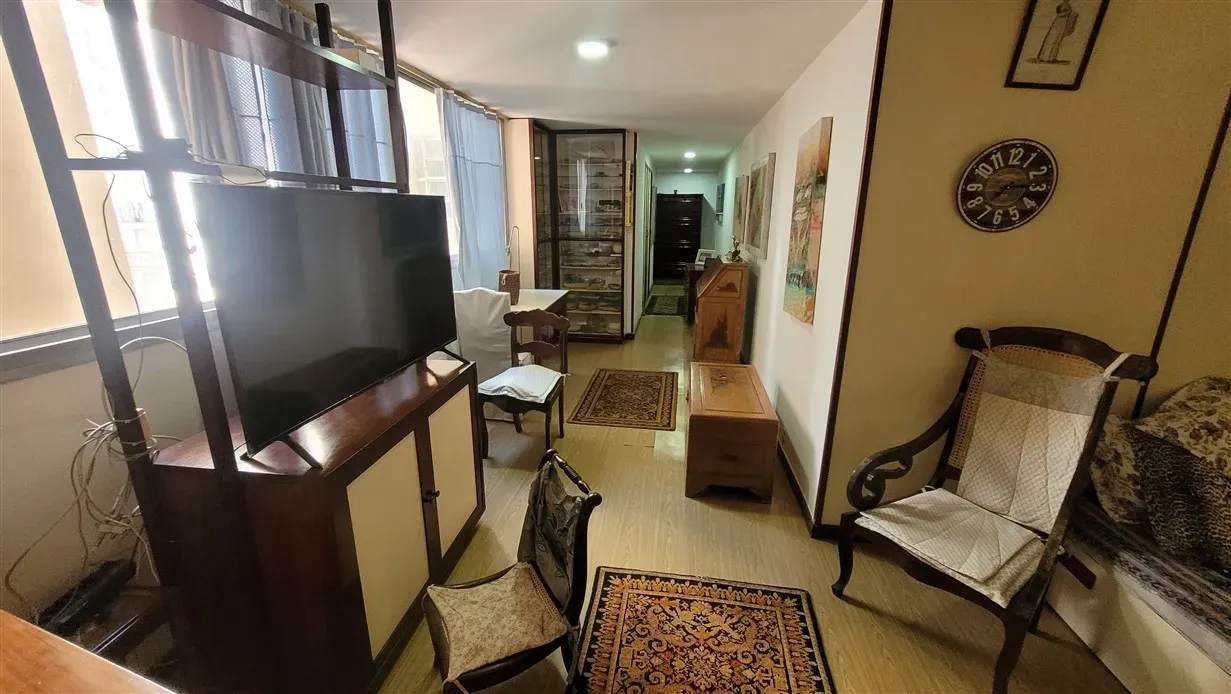 4-bedroom apartment with 280 m² and a glassed balcony — photo 18
