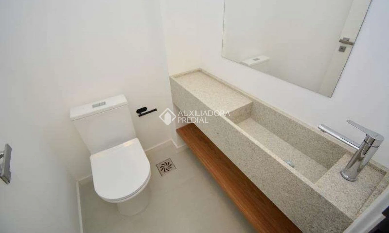 2-bedroom apartment in a building with a gym — photo 19