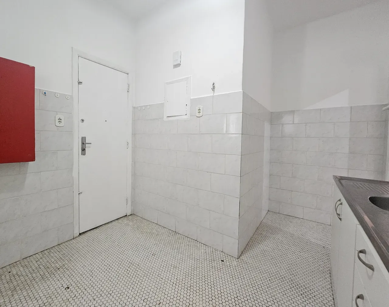 Apartamento com 2 quartos e 80 m² com chuveiro e banheira — photo 21