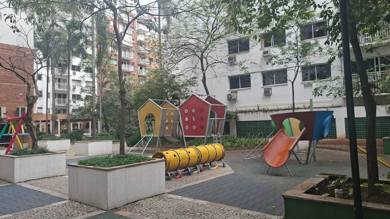 Washing machine in a one-bedroom apartment, 45 m² — photo 12