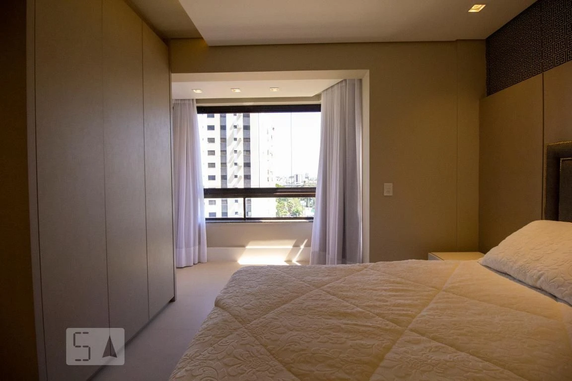 Apartamento de 4 quartos com janelas do piso ao teto, Centro — photo 27