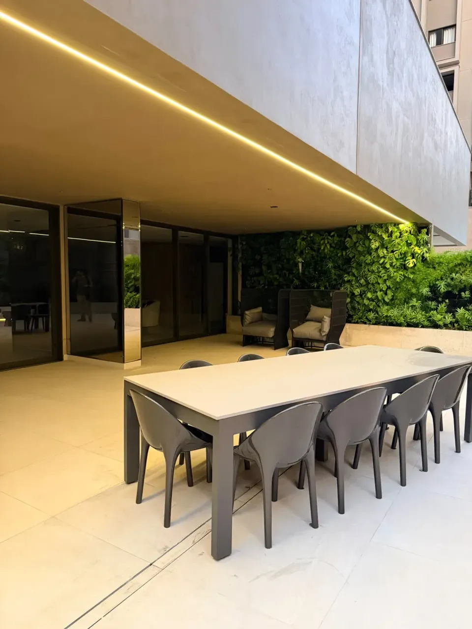 Apartamento com 4 quartos e 3 banheiros e varanda — photo 18