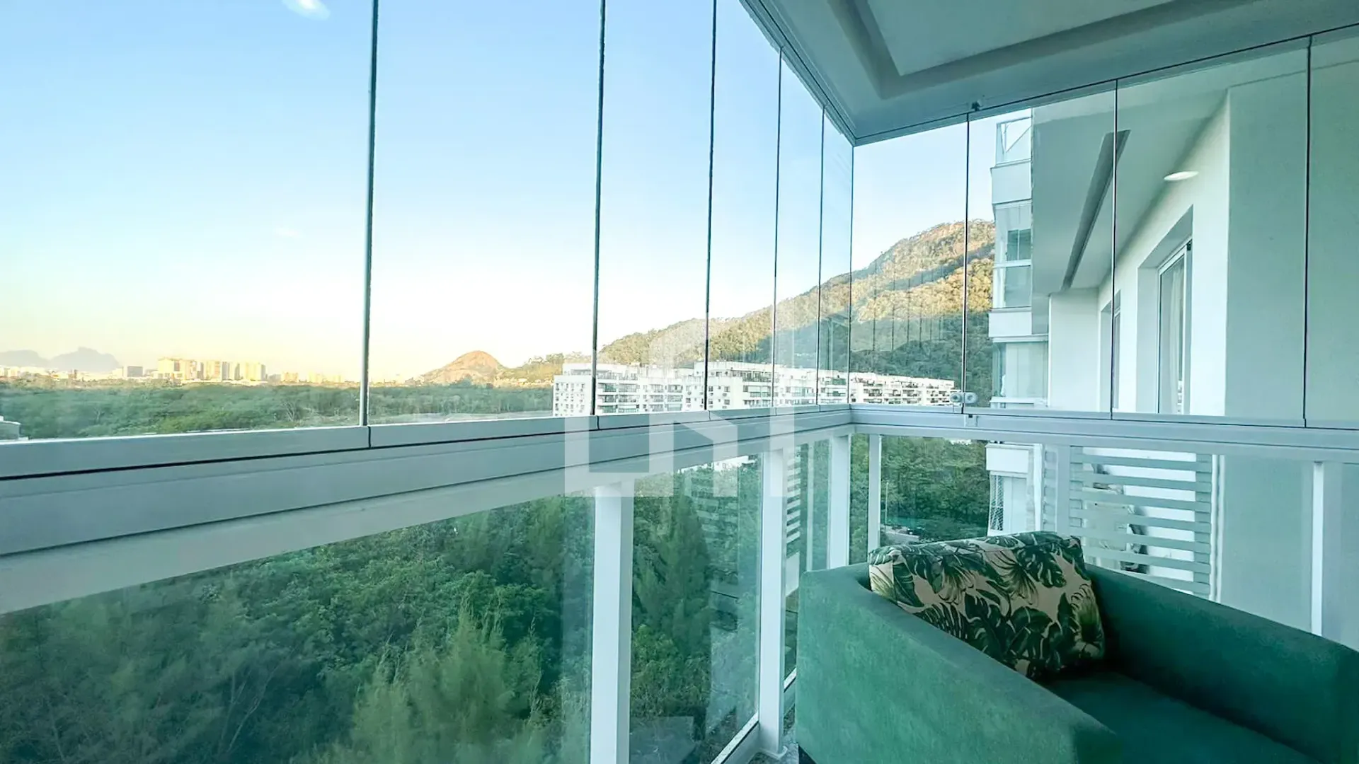 Mountain view in a 2-bedroom apartment, 69 m² — photo 20