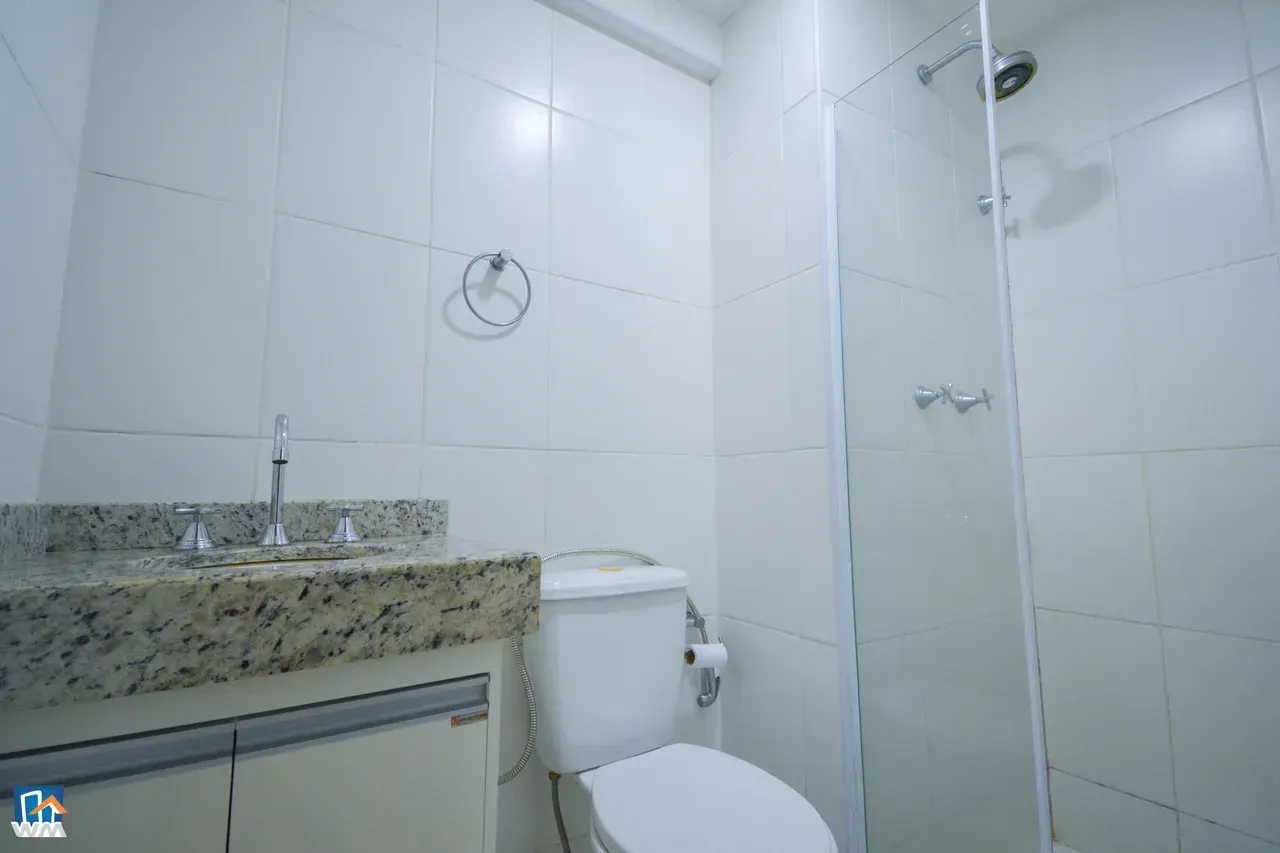 2-bedroom apartment with 1 bath and parking spot — photo 10
