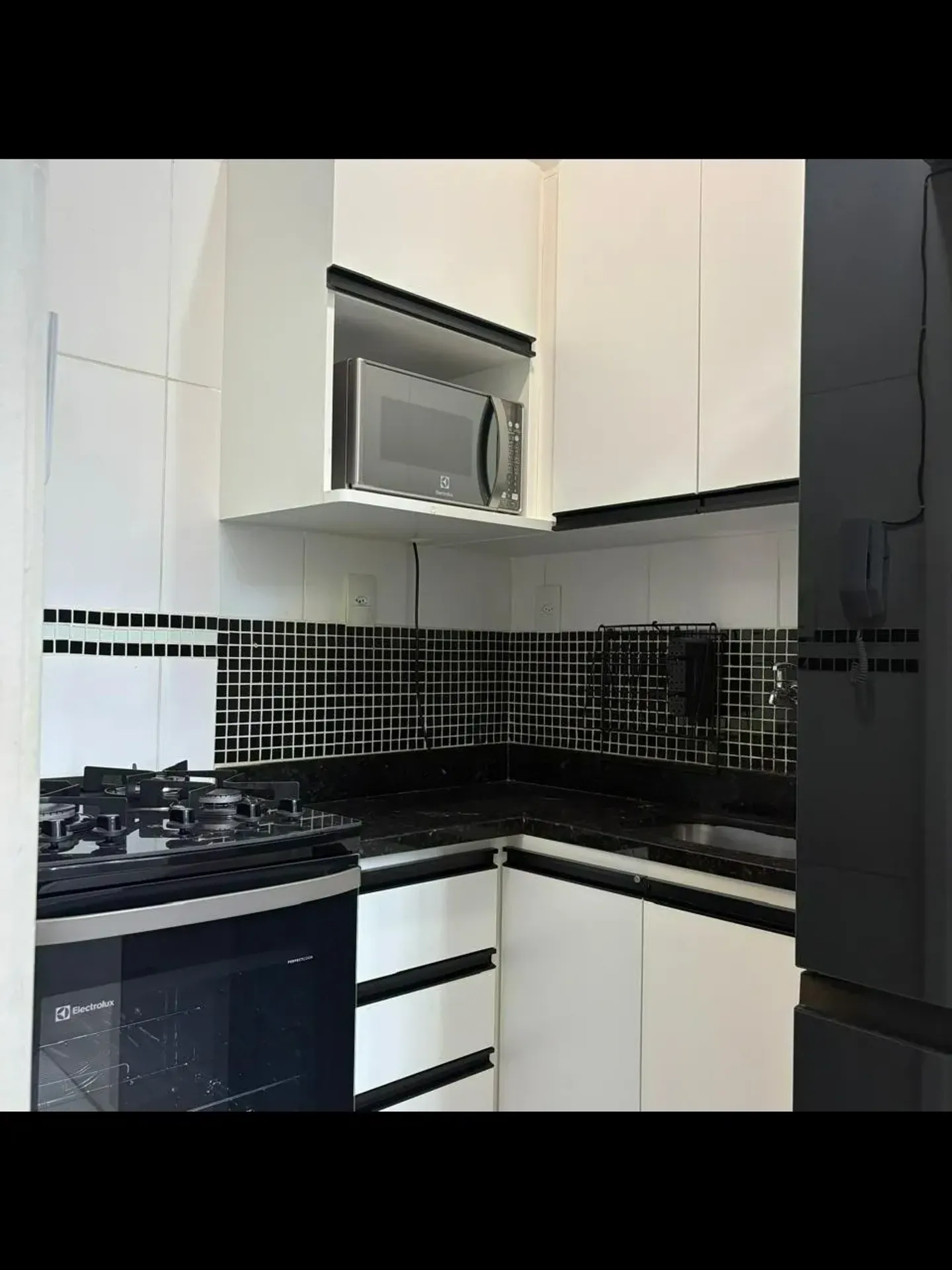 One-bedroom apartment with a washing machine — photo 8