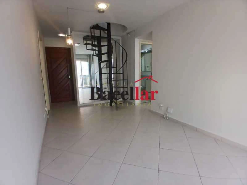 Top-floor apartment with 2 bedrooms and 2 baths, 122 m² — photo 14