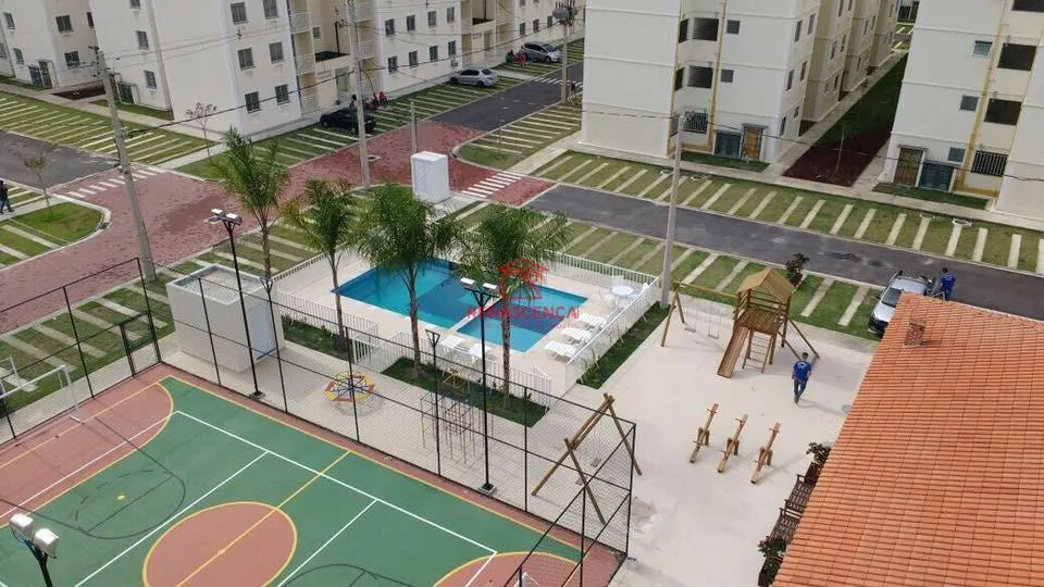 2-bedroom apartment in a building with a pool — photo 29