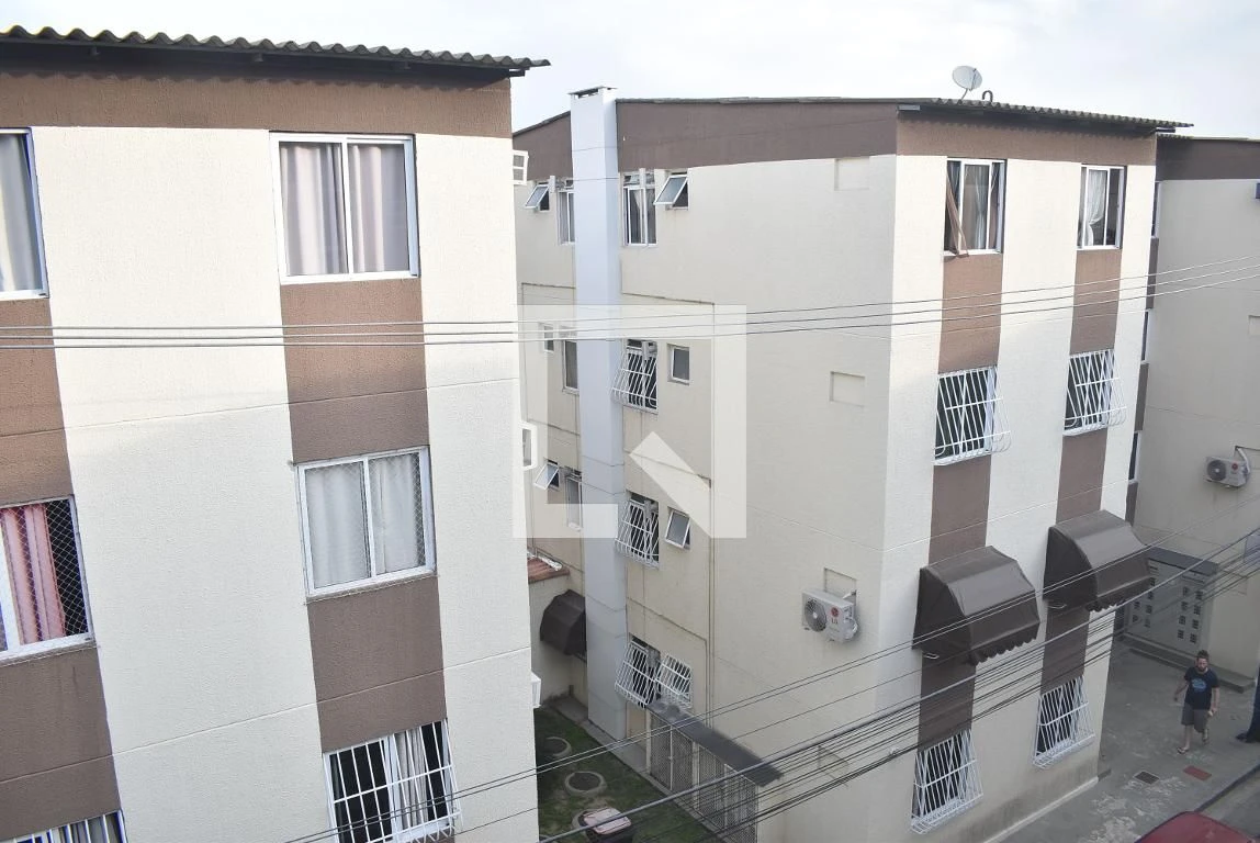 2-bedroom apartment in a building with a pool — photo 54