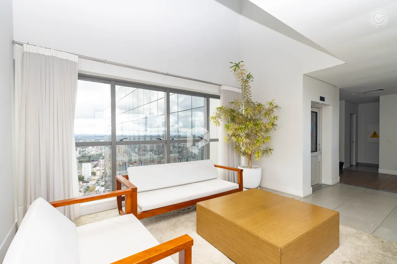 Furnished 1-bedroom apartment with city view — photo 6