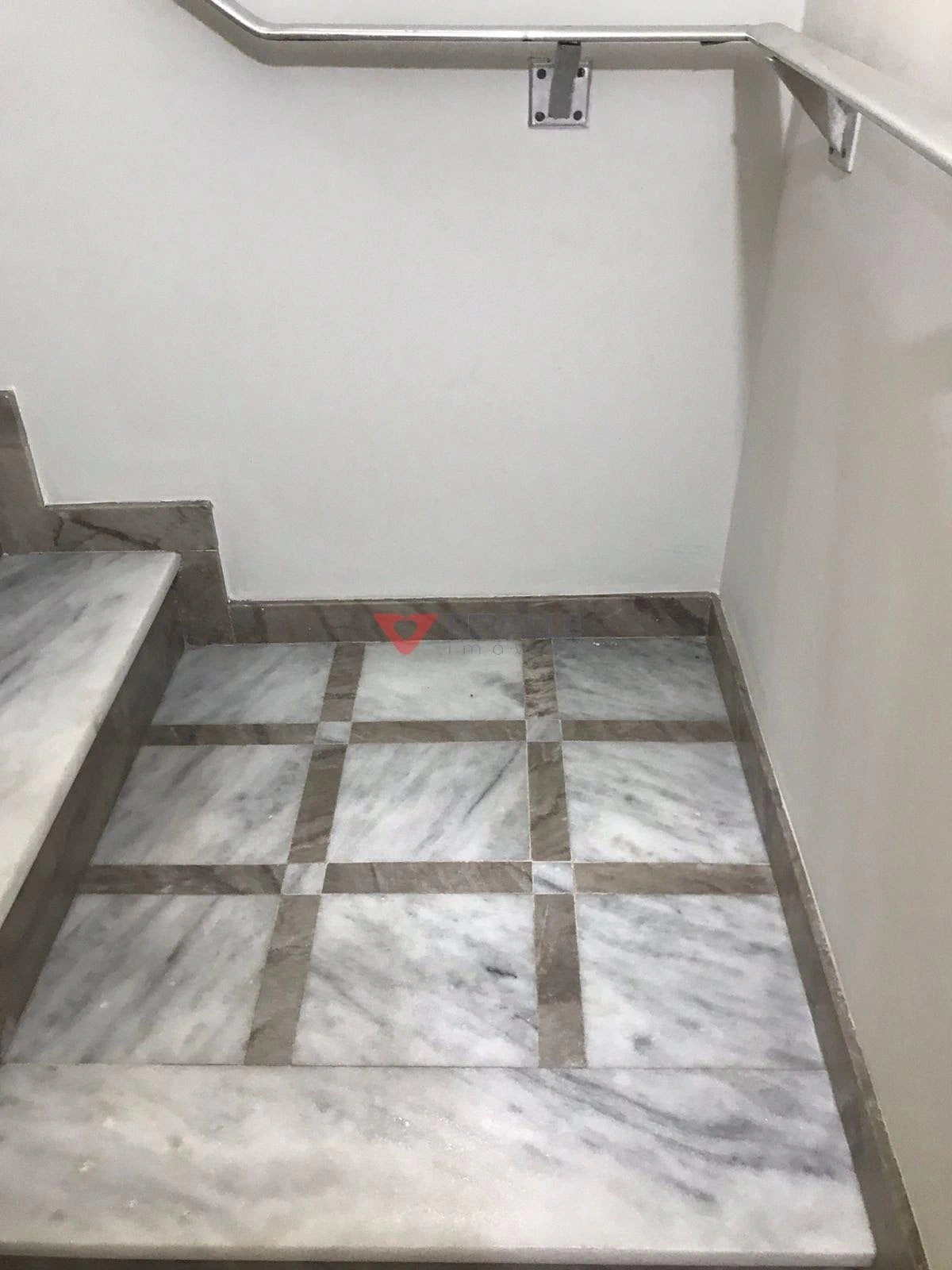 Rental house with 8 bedrooms and a balcony — photo 15
